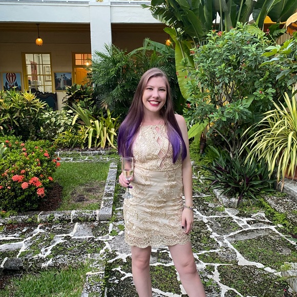 Meet your Posher, Brianna l schrickel - Picture 2 of 3